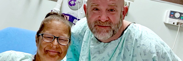 Elementary school parent donates kidney to school receptionist